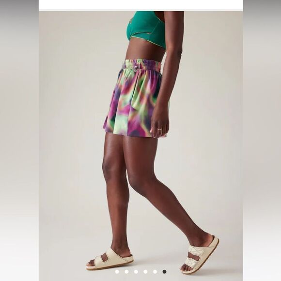 NWT New ATHLETA x ALICIA KEYS Enlighten Up Flutter Short  Rainbow Tie Dye S - Picture 4 of 6